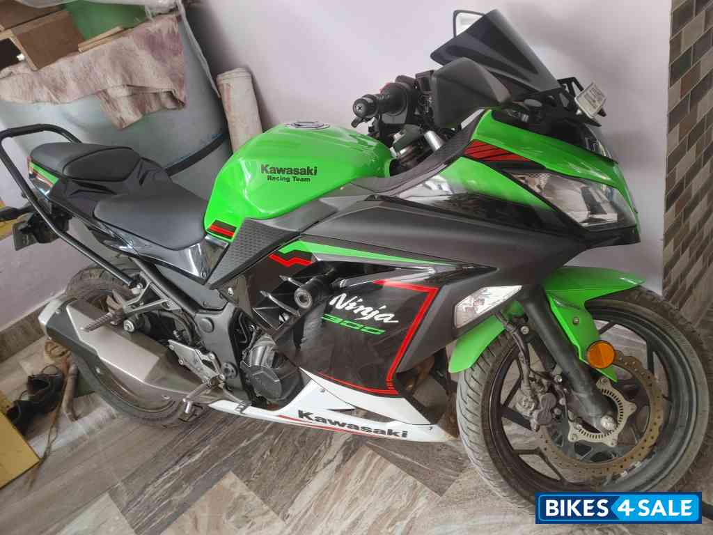 Kawasaki Ninja 300 BS6 2022