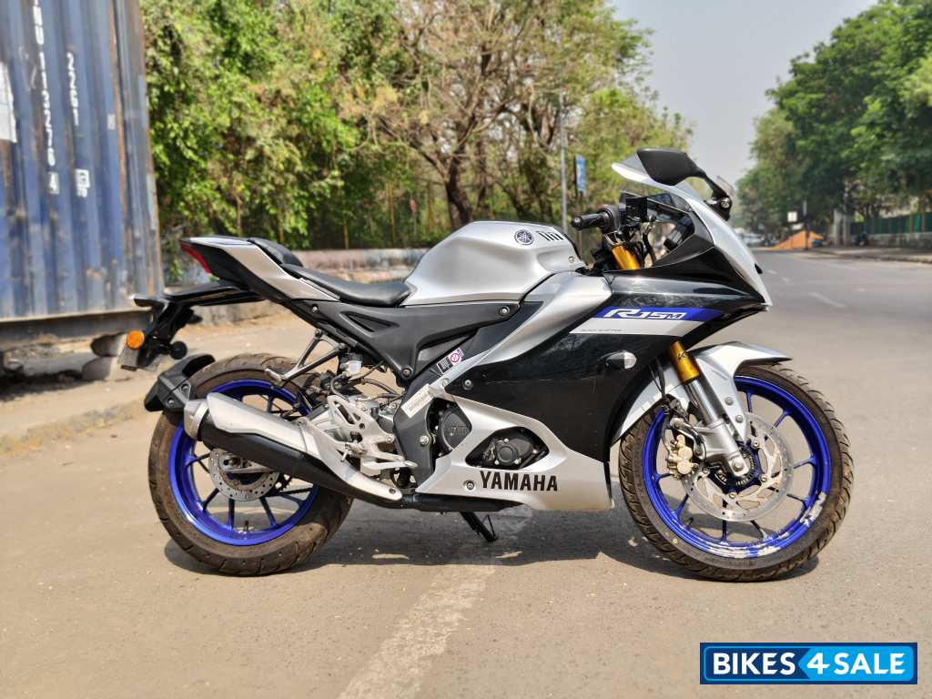 Gray Black Yamaha R15M