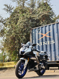 Gray Black Yamaha R15M