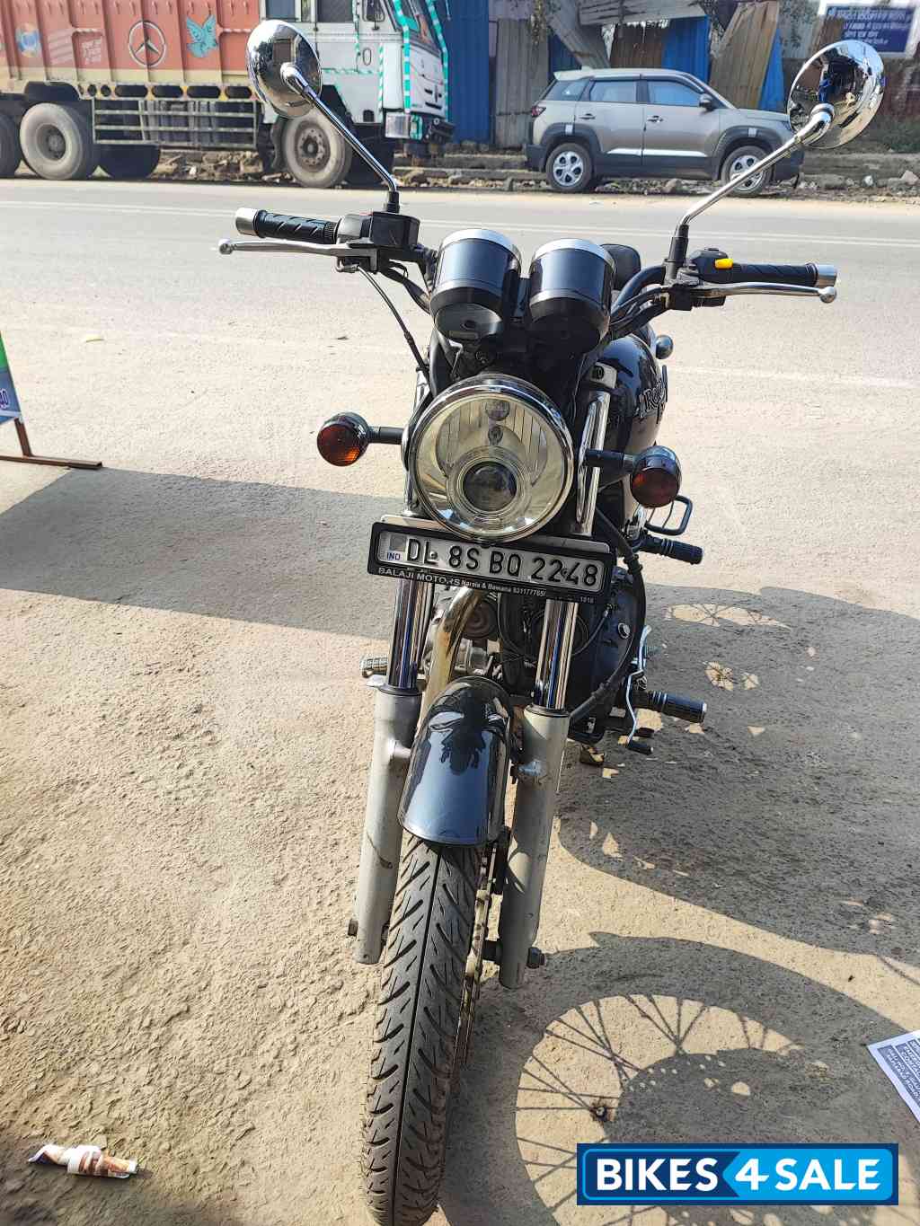 Black Royal Enfield Thunderbird TwinSpark 350