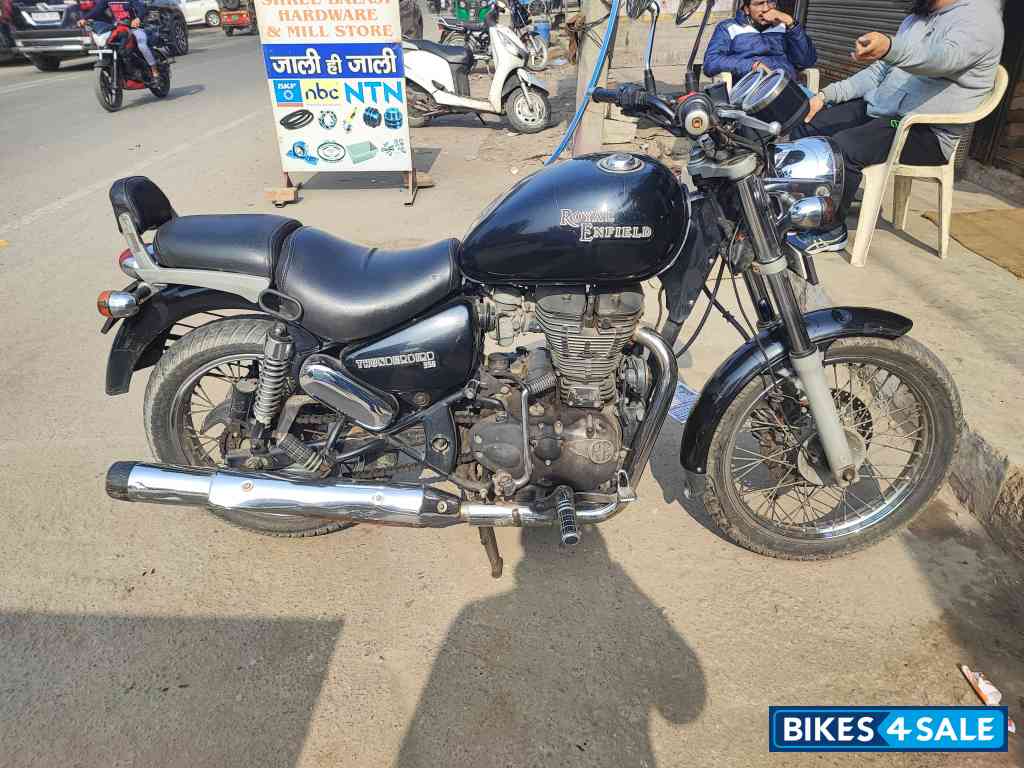 Black Royal Enfield Thunderbird TwinSpark 350