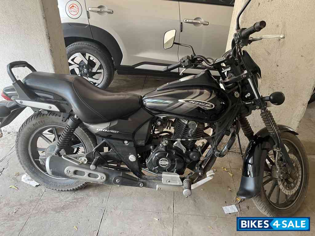 Bajaj Avenger Street 180