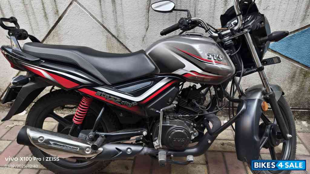 Grey Black TVS Star City Plus BS VI