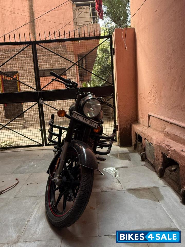 Stealth Black Royal Enfield Bullet 350 KS BS6