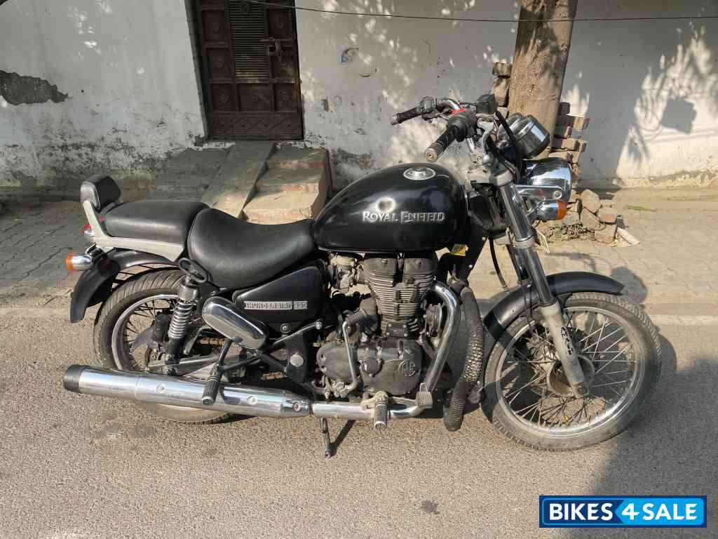 Black Royal Enfield Thunderbird 350
