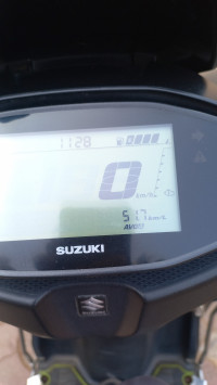 Black Suzuki Avenis 125 Ride Connect Edition
