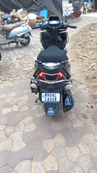 Black Suzuki Avenis 125 Ride Connect Edition