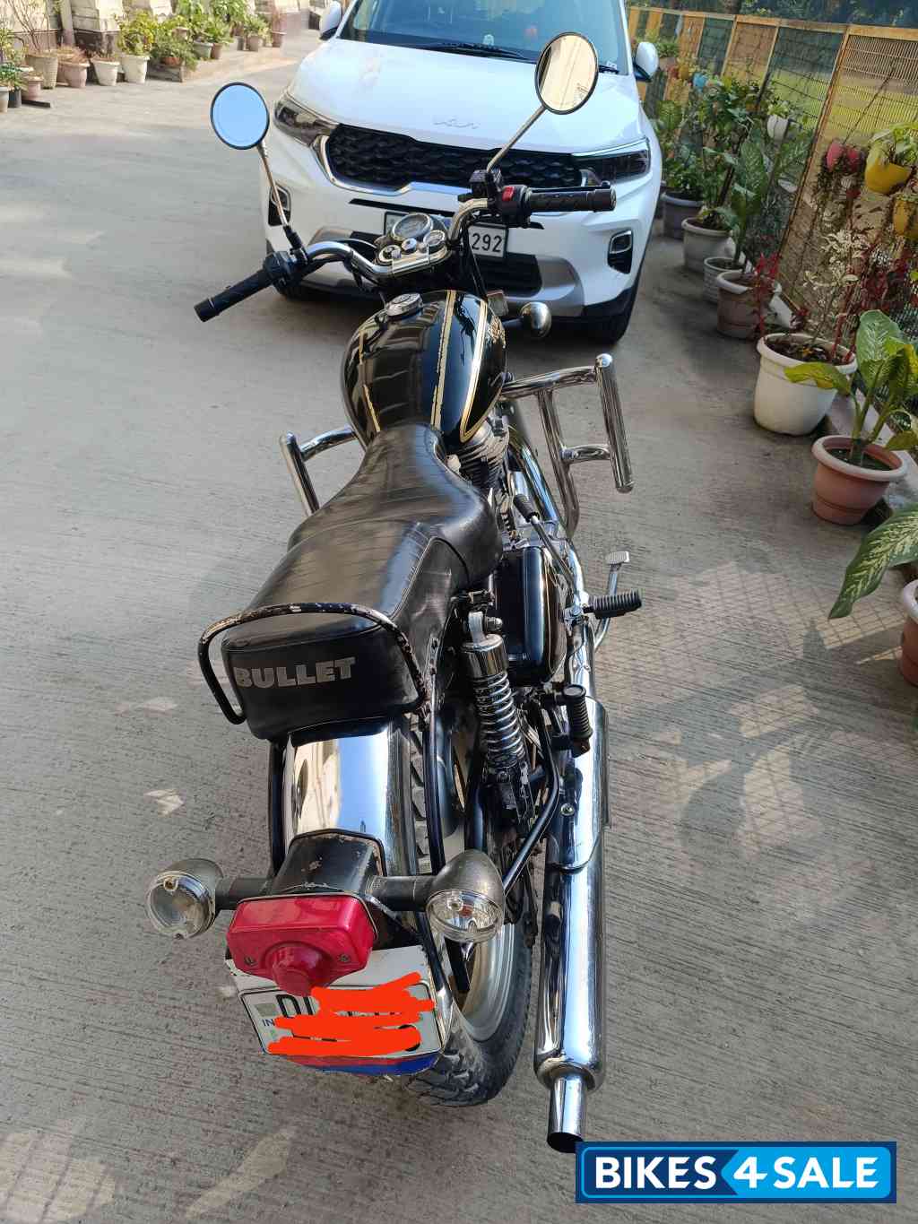 Black Royal Enfield Bullet Electra Twinspark