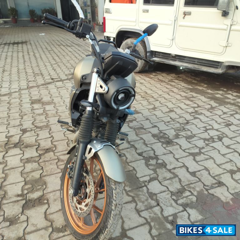 Matt Titan Yamaha FZ-X