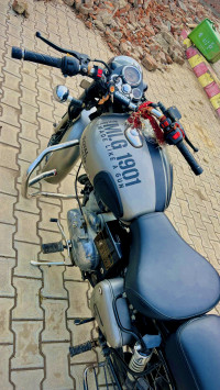 Gun Metal Gray Royal Enfield Classic 350