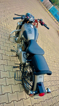 Gun Metal Gray Royal Enfield Classic 350