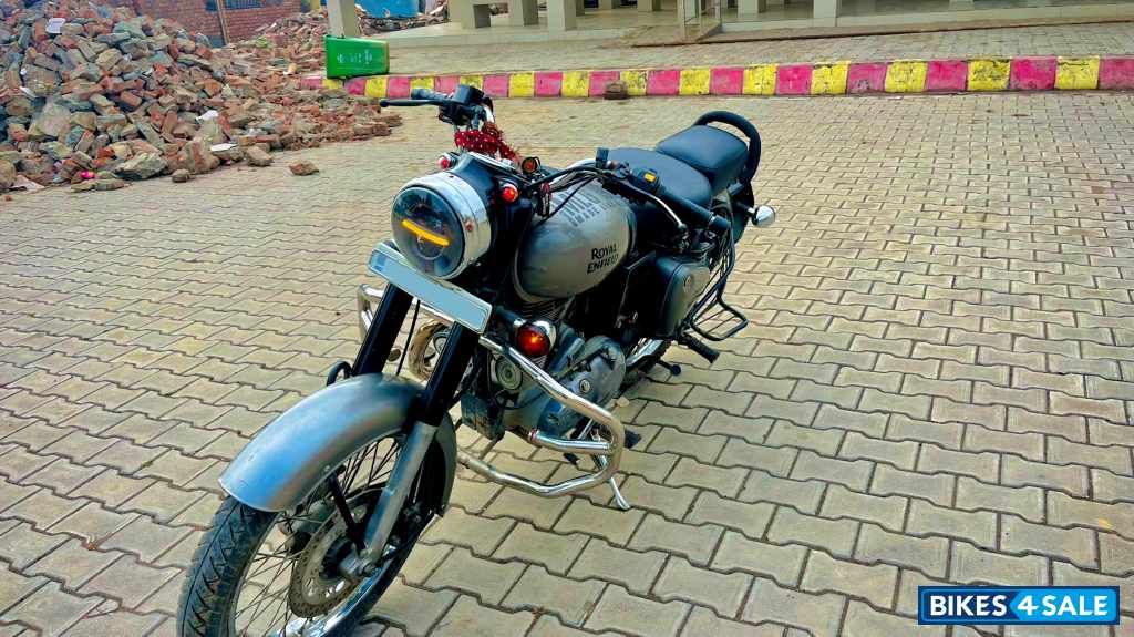 Gun Metal Gray Royal Enfield Classic 350