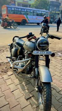 Gun Metal Gray Royal Enfield Classic 350