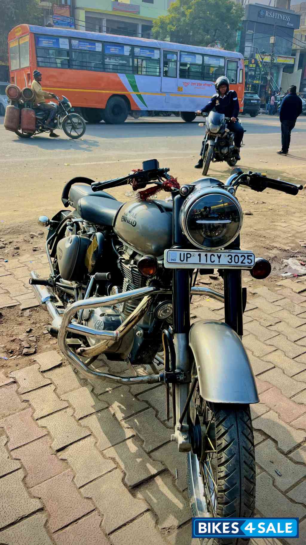 Gun Metal Gray Royal Enfield Classic 350
