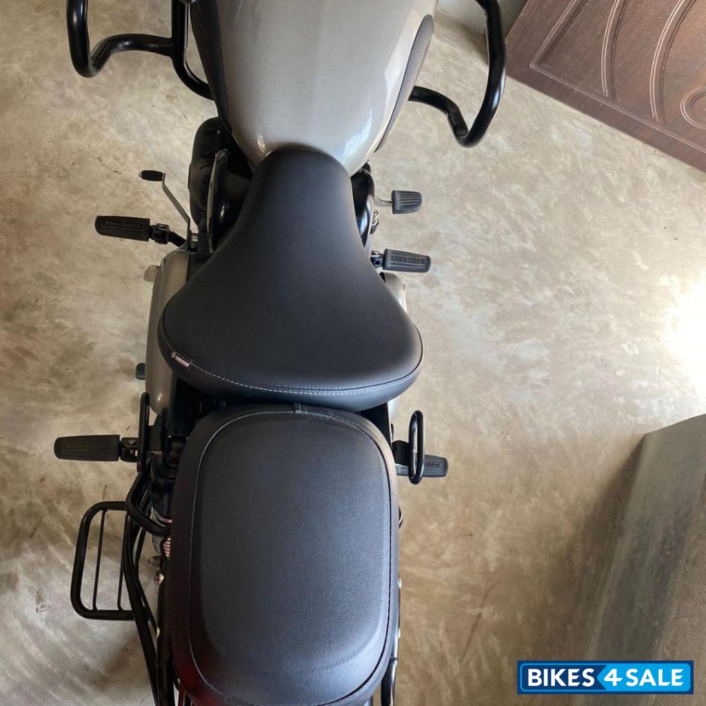 Gunmetal Grey Royal Enfield Classic Gunmetal Grey