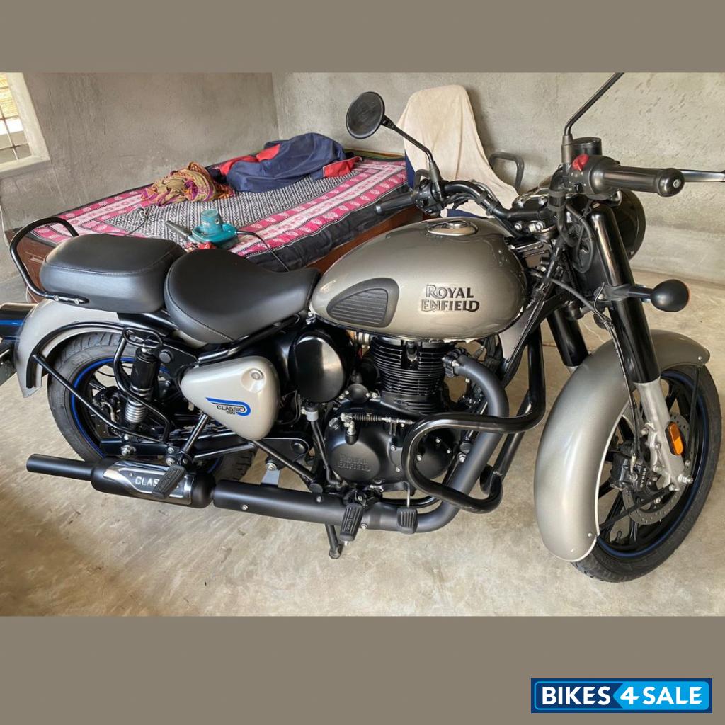 Gunmetal Grey Royal Enfield Classic Gunmetal Grey