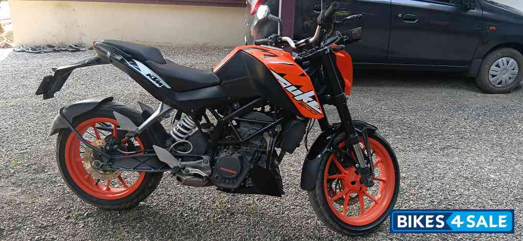 Electronic Orange KTM Duke 200