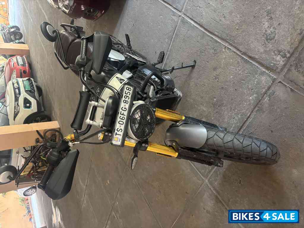 Triumph Scrambler 400 X