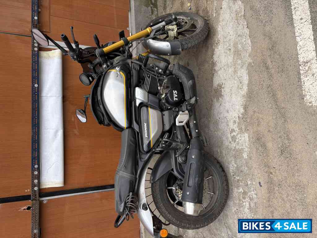 TVS Ronin TD
