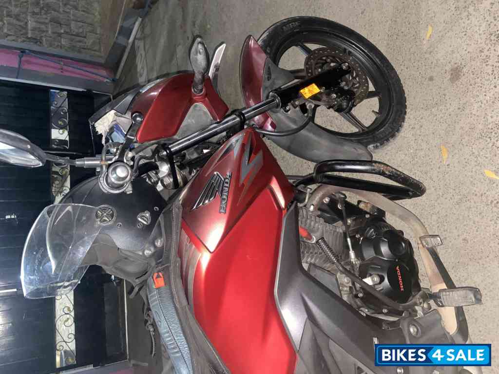 Red Honda CB Unicorn 160