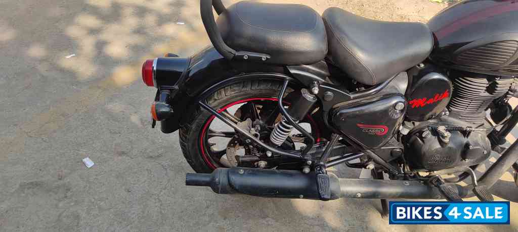 Dark Stealth Black Royal Enfield Classic 350 Dual Channel BS6