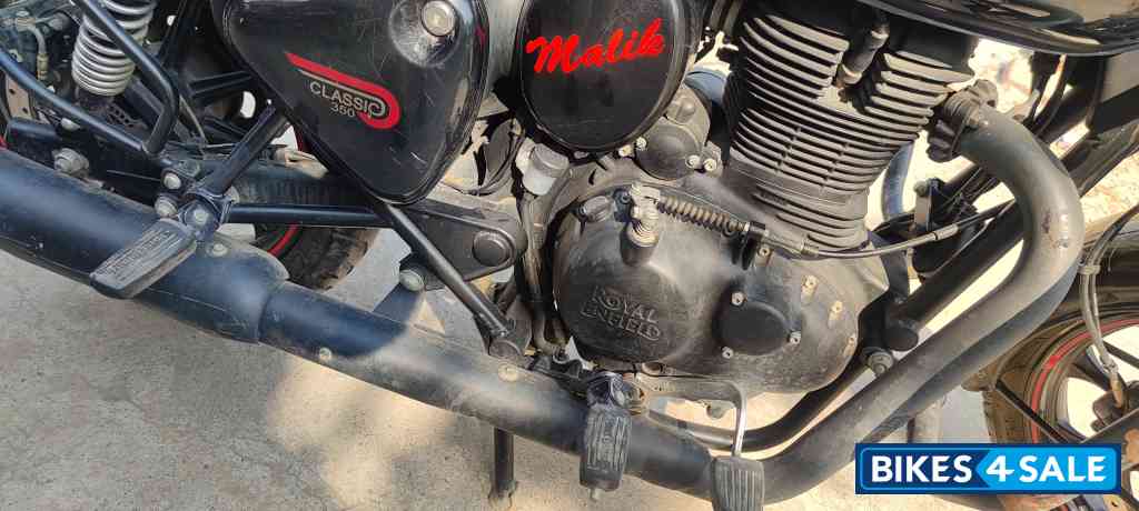 Dark Stealth Black Royal Enfield Classic 350 Dual Channel BS6