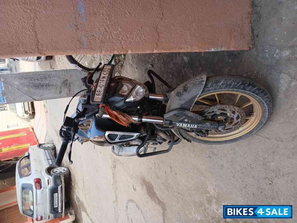 Black Golden Yamaha FZ-S FI V3 2022