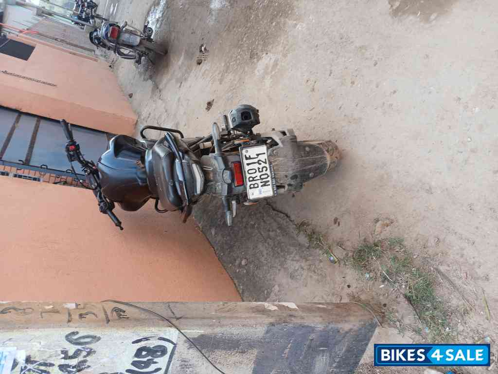 Black Golden Yamaha FZ-S FI V3 2022