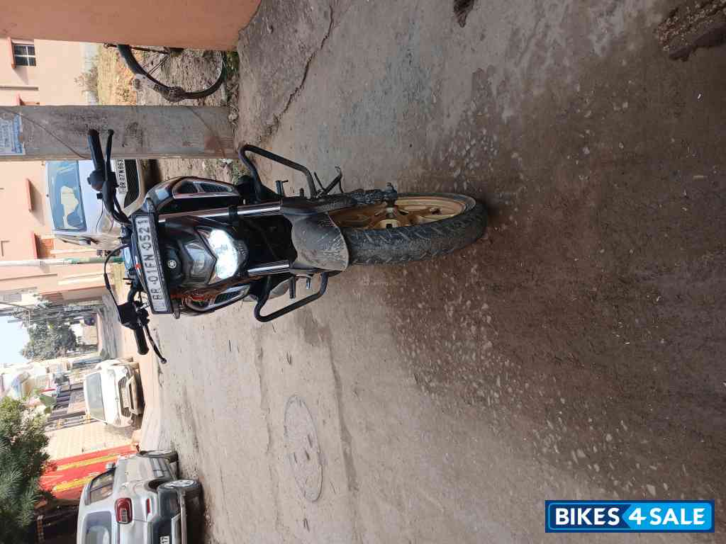 Black Golden Yamaha FZ-S FI V3 2022