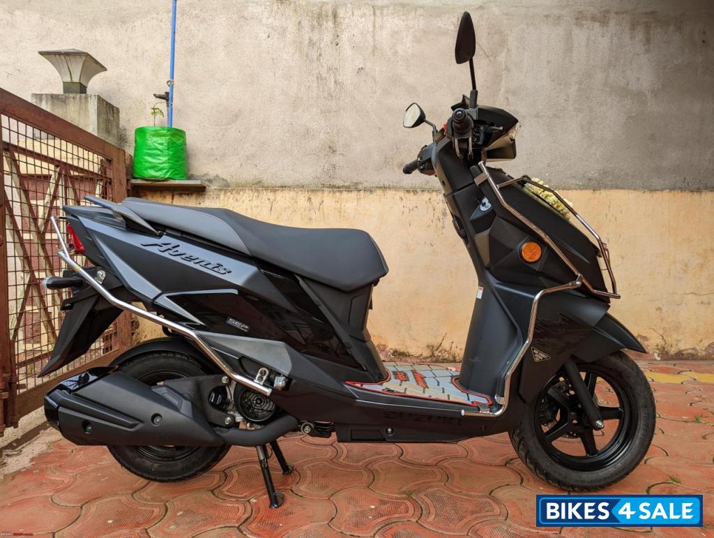 Suzuki Avenis 125 Ride Connect Edition