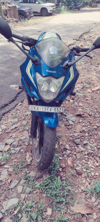 Blue Suzuki Gixxer SF Fi