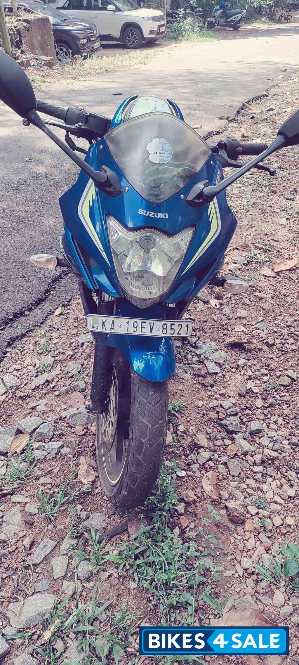 Blue Suzuki Gixxer SF Fi