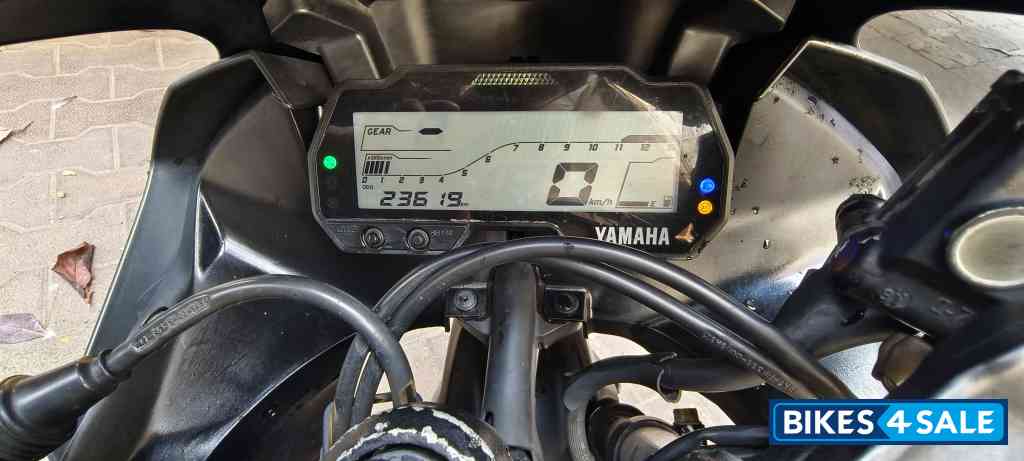 Matt Black Yamaha YZF R15 V3 BS6