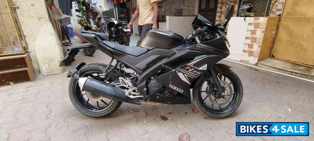 Matt Black Yamaha YZF R15 V3 BS6