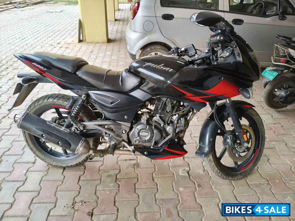 Black & Red Bajaj Pulsar 220F