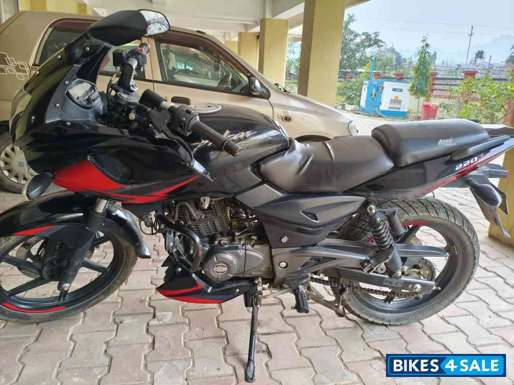 Black & Red Bajaj Pulsar 220F