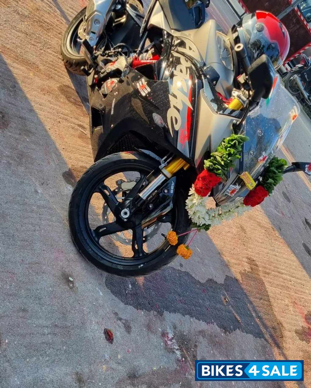 Black TVS Apache RTR 310