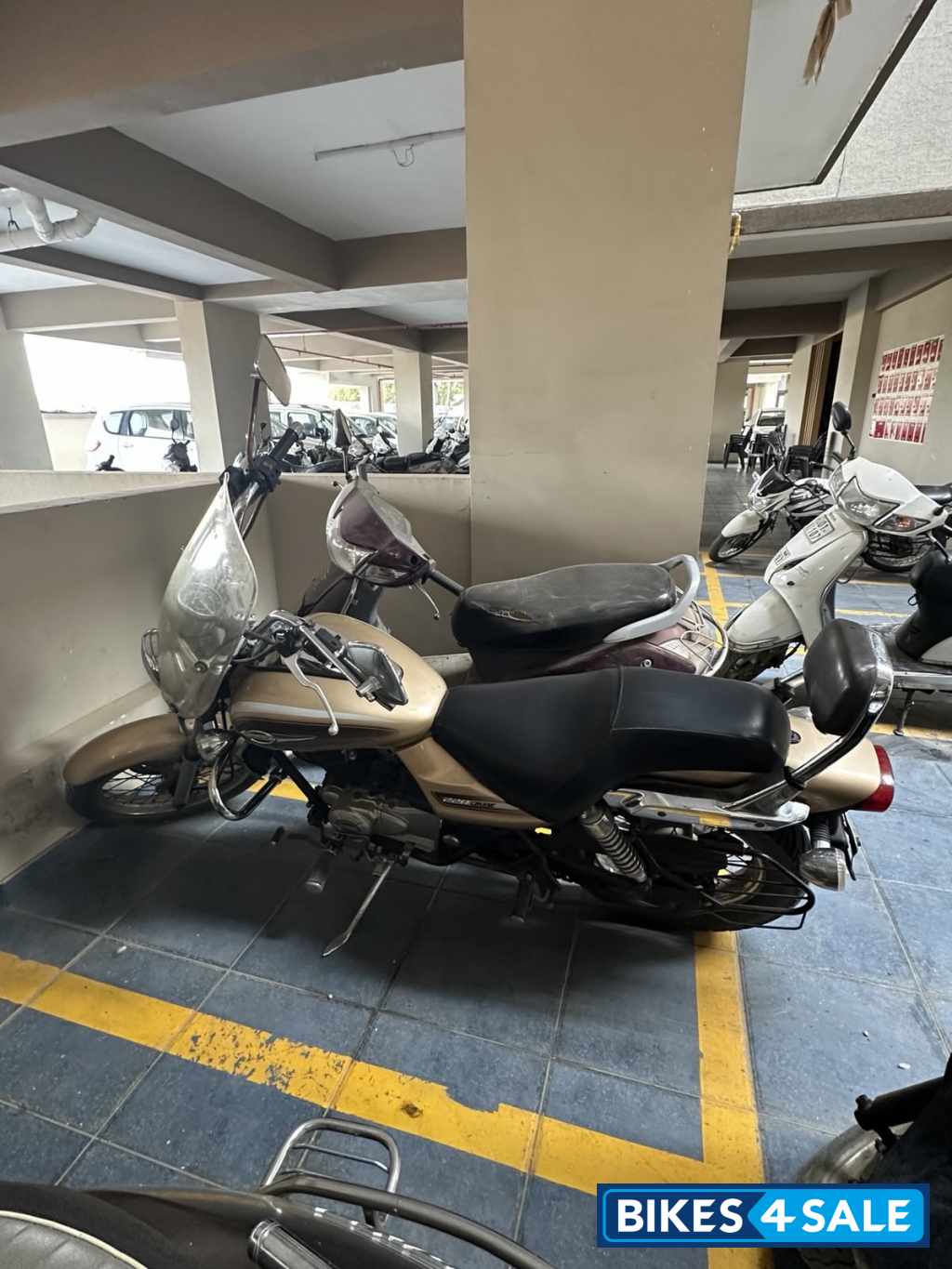 Bajaj Avenger Cruise 220