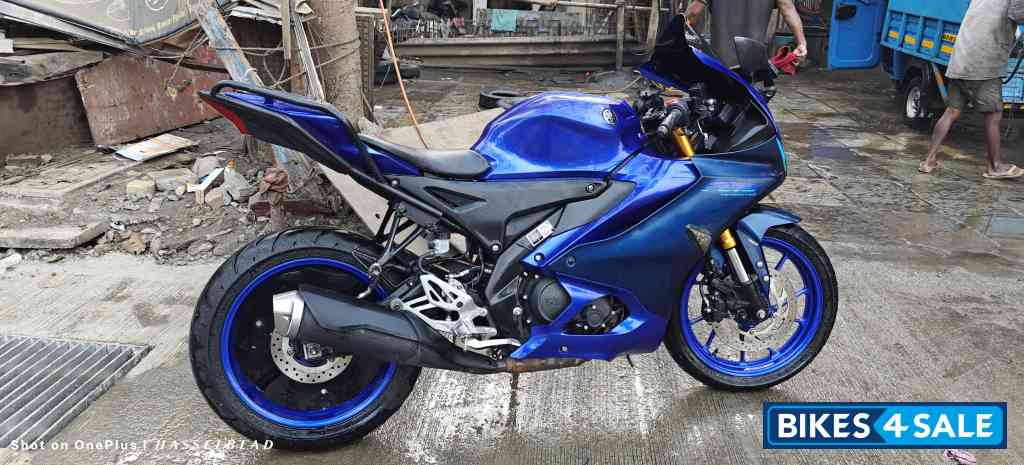 Deep Purplish Blue Yamaha R15 V4