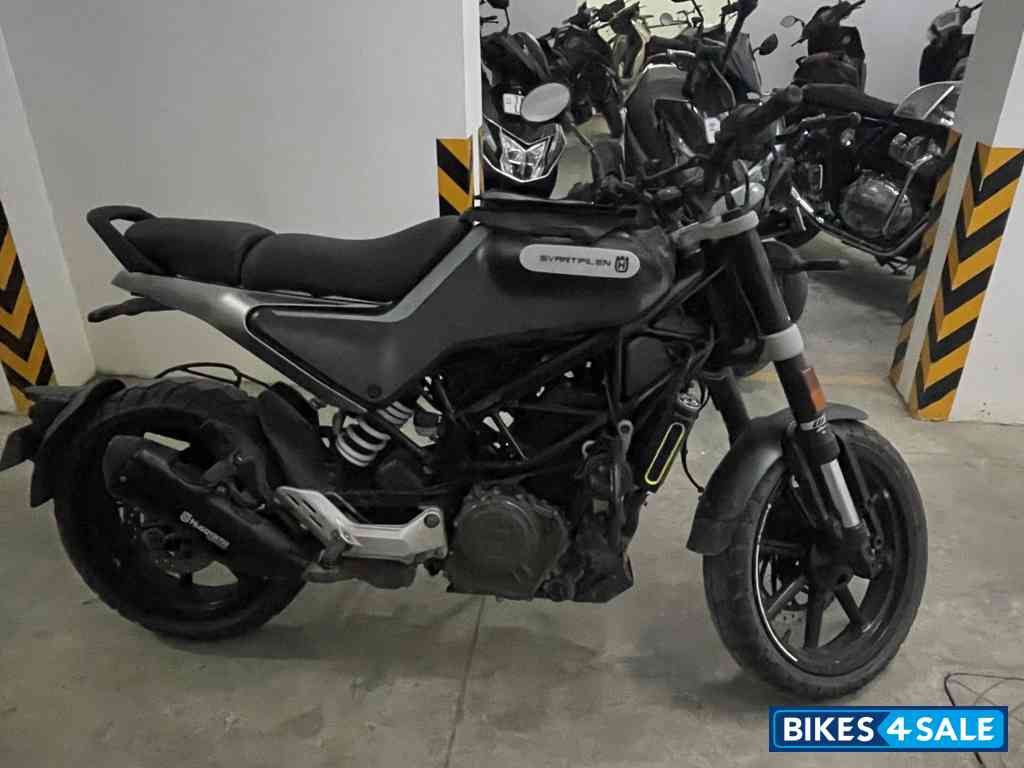 Husqvarna Svartpilen 250