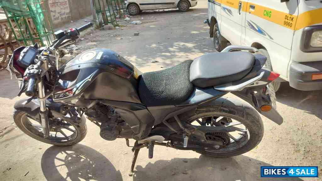 Matte Black Yamaha FZ FI V2