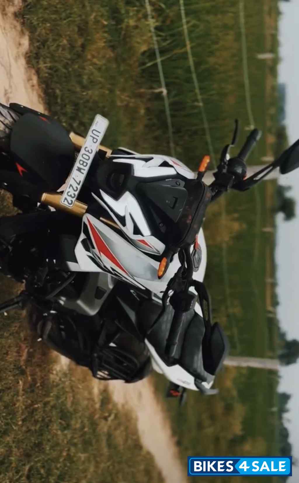 White Bajaj Pulsar NS400Z