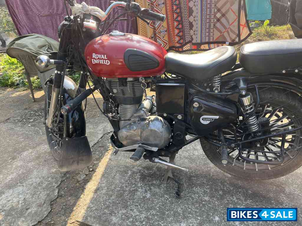 Royal Enfield Classic 350 Redditch Red