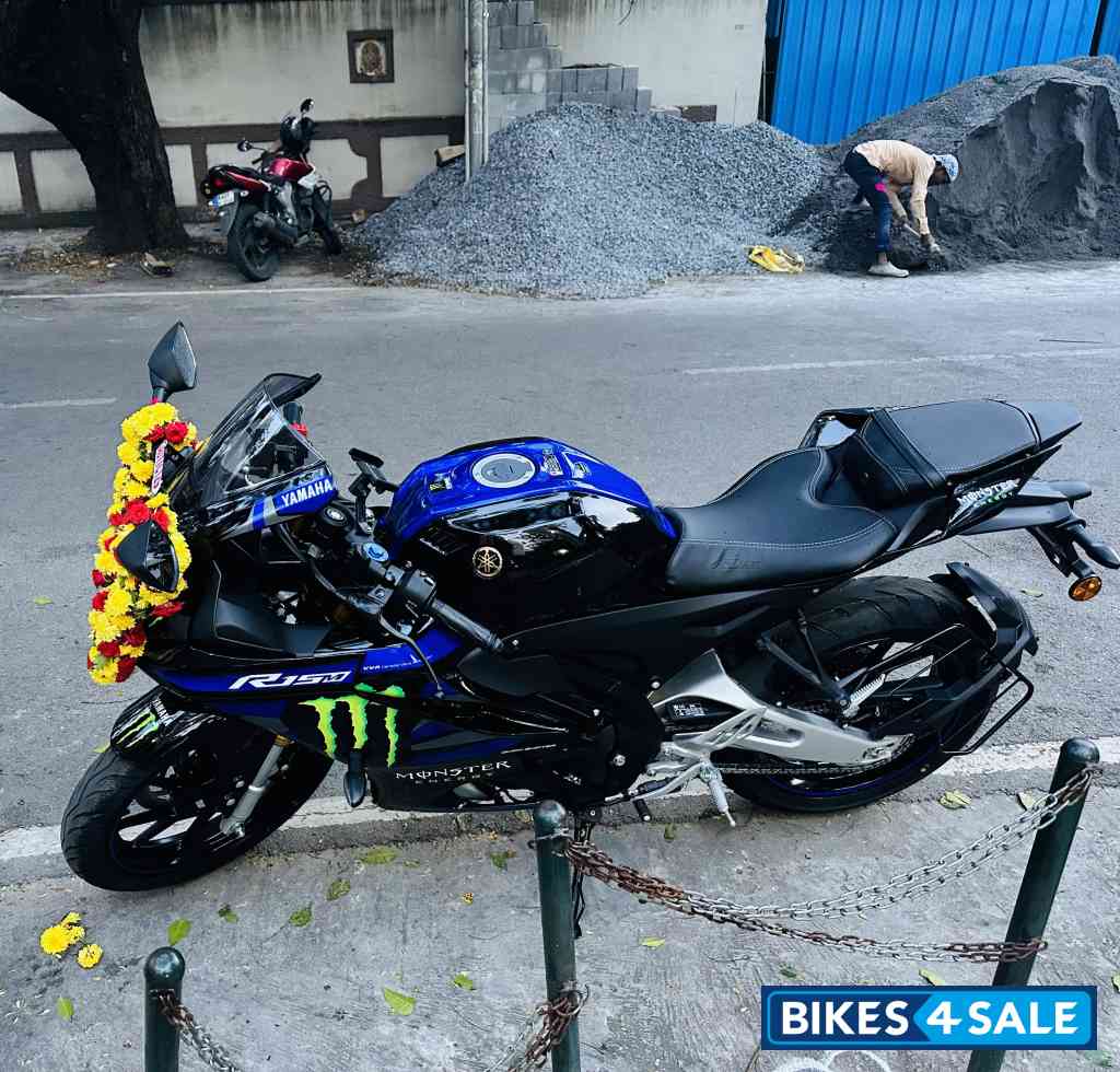Yamaha R15M Monster Energy MotoGP Edition