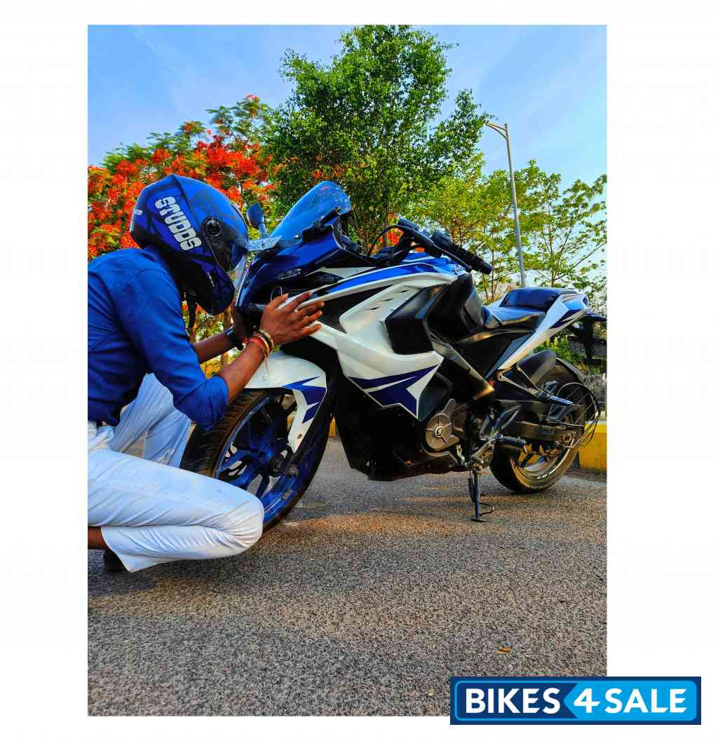 Bajaj Pulsar RS 200