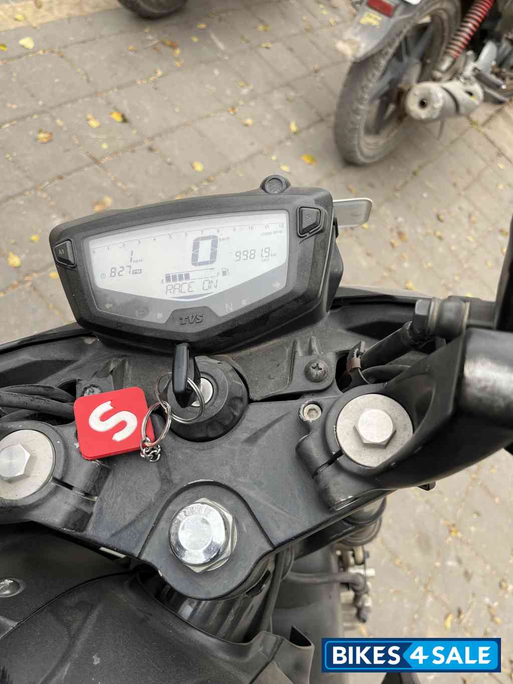 TVS Apache RTR 200 4V