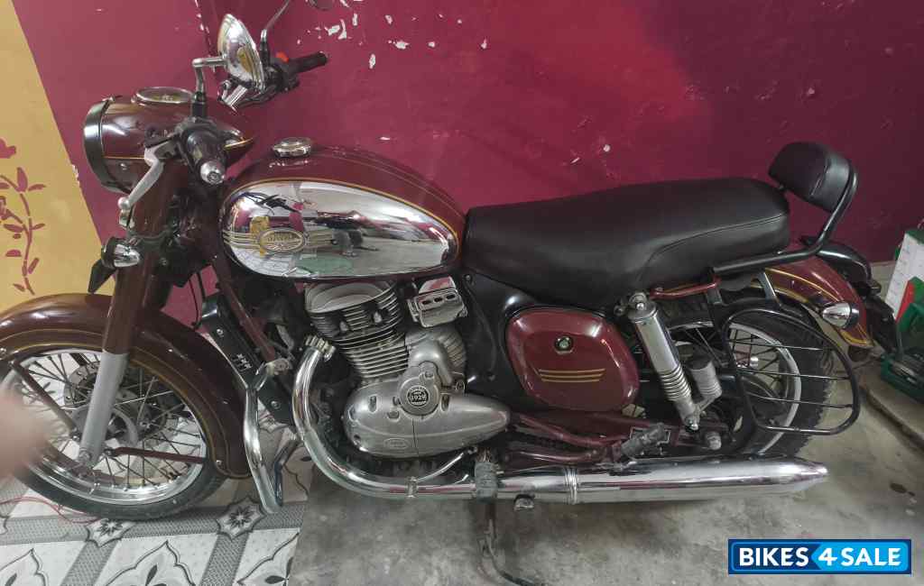 Maroon Jawa Jawa BS6