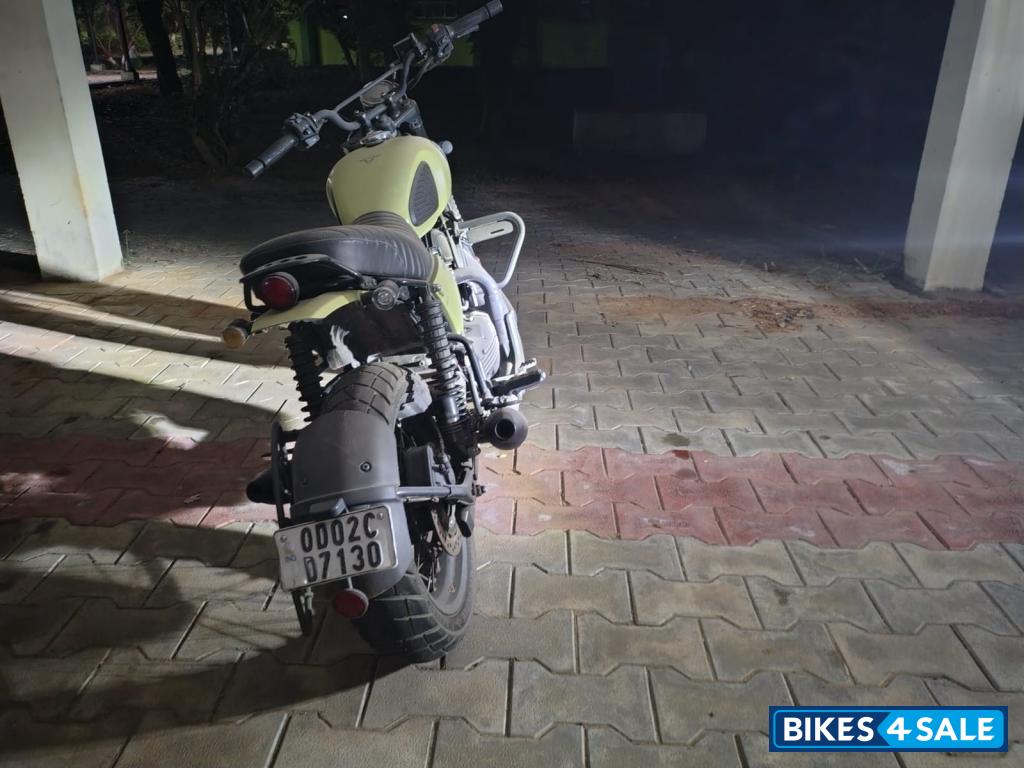 Yezdi Scrambler Single Tone