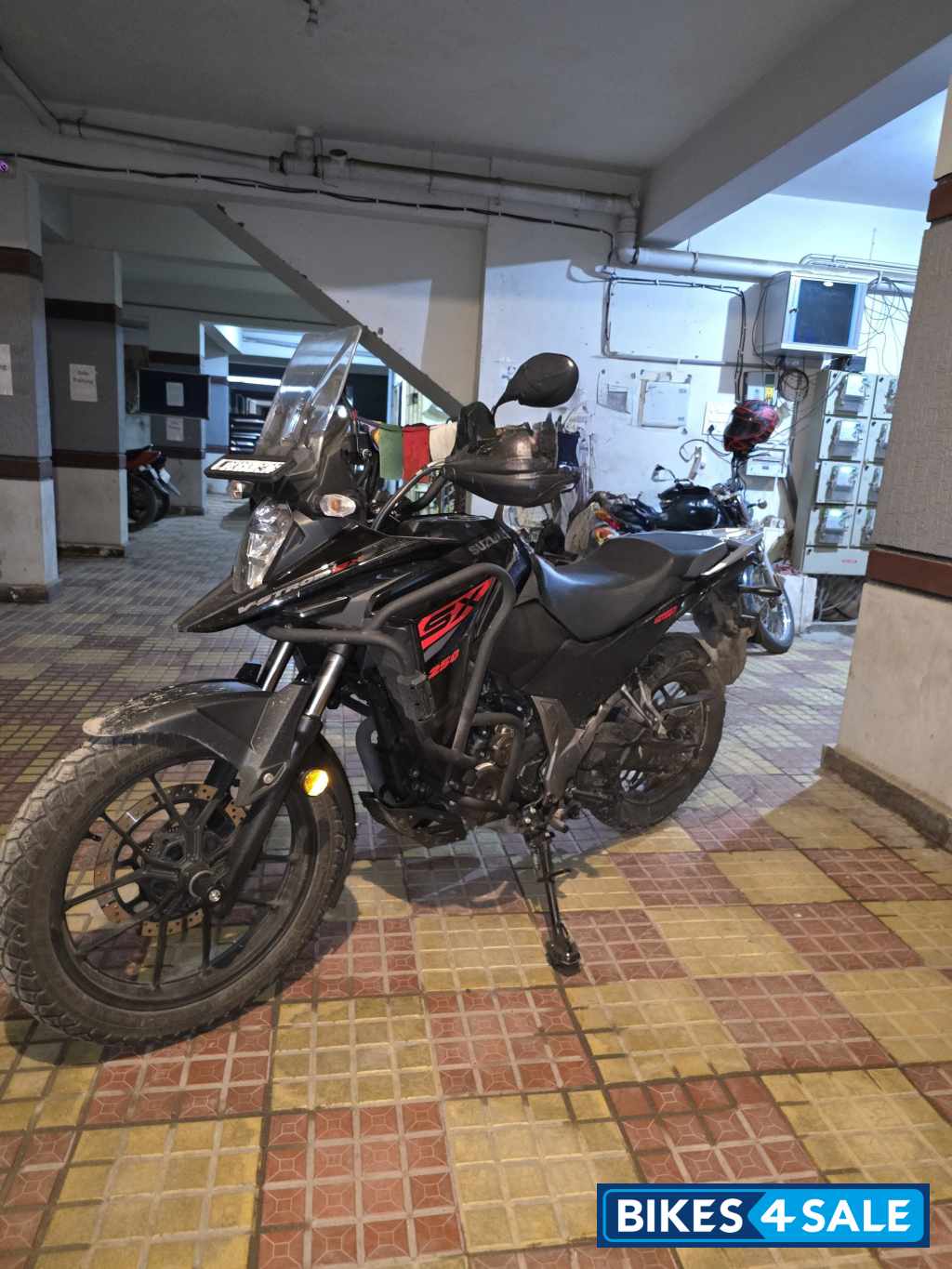 Black Suzuki V-Strom SX Black Suzuki V-Strom SX