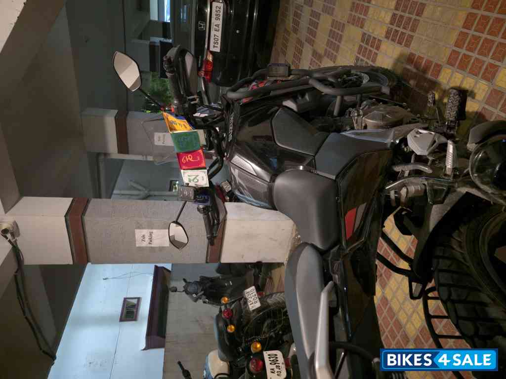 Black Suzuki V-Strom SX Black Suzuki V-Strom SX